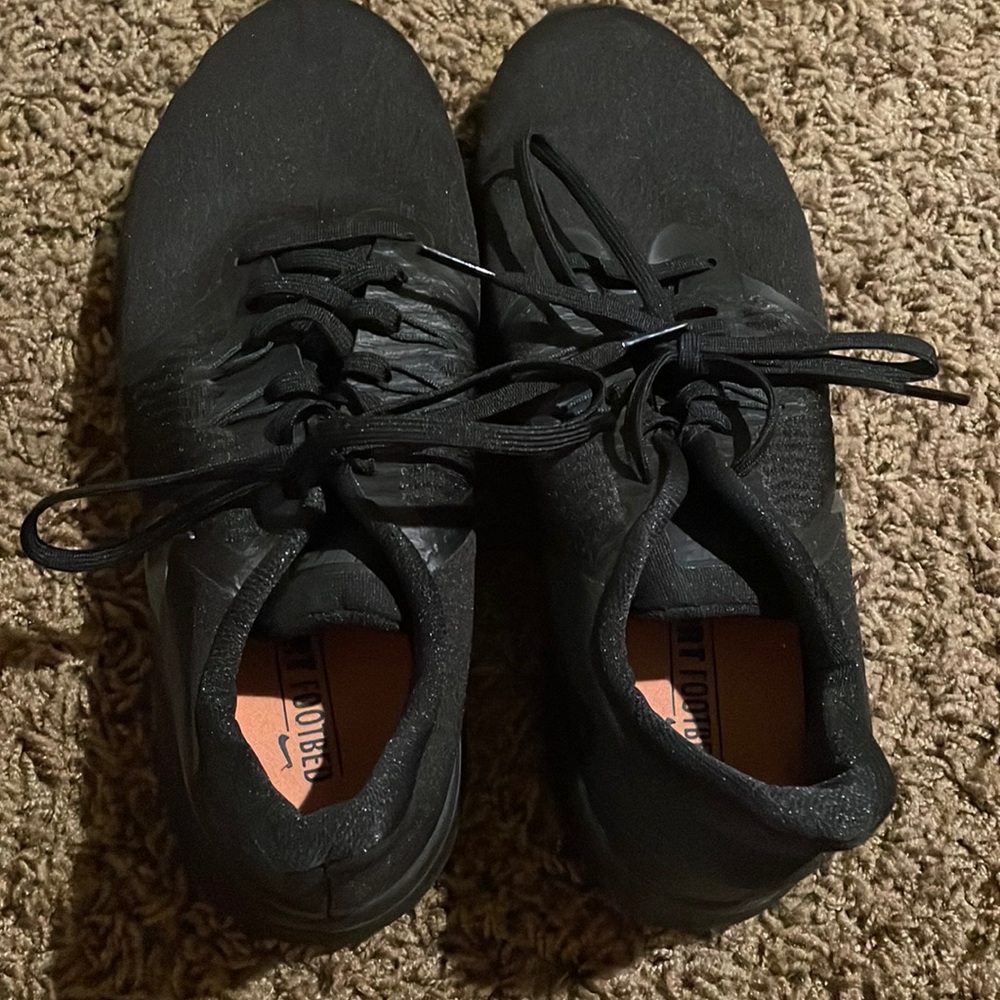Size 8 Nike shoes